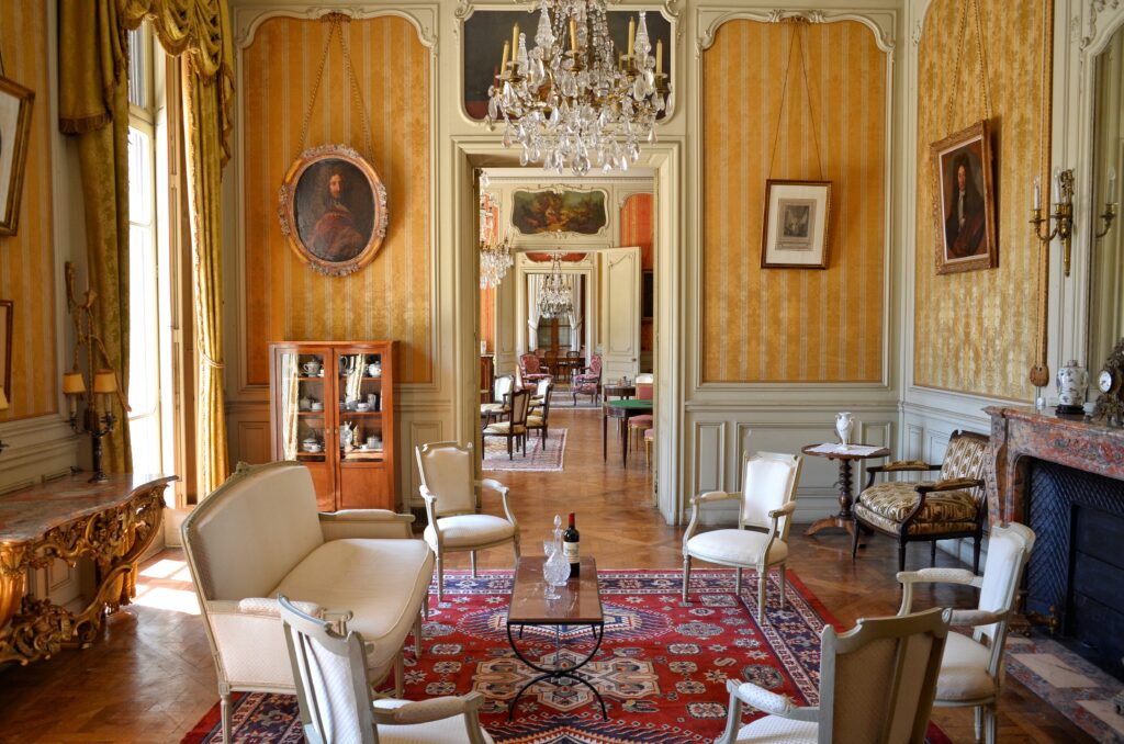 Le petit salon du château pour votre mariage dans l'aude